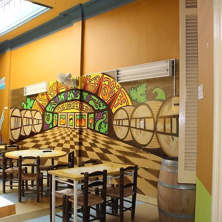 Malbec Hostel Central 门多萨 外观 照片