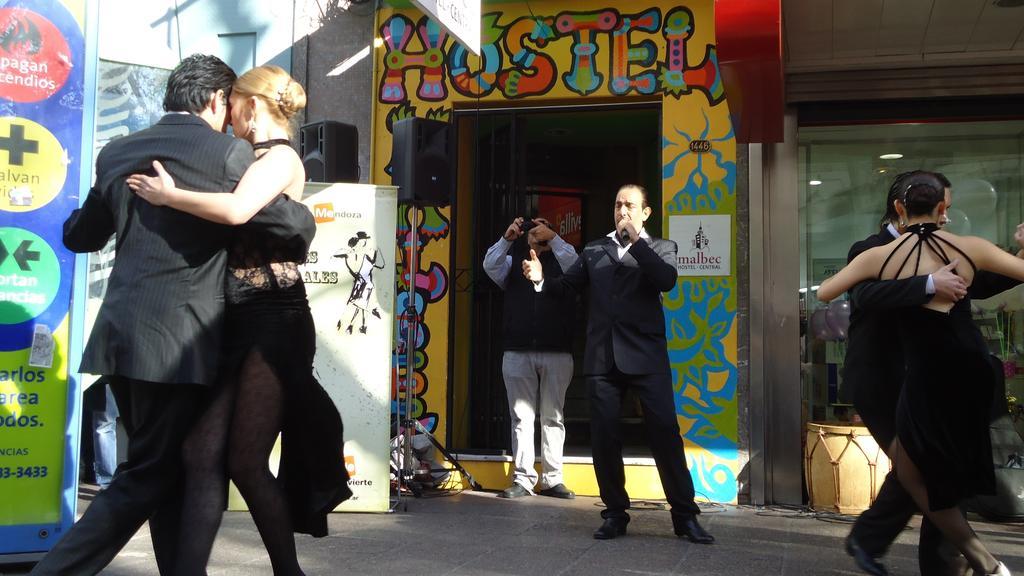 Malbec Hostel Central 门多萨 外观 照片